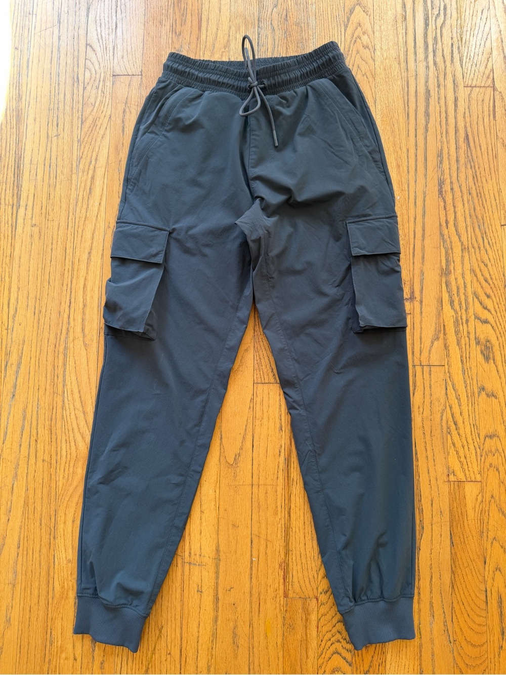 ALO Yoga Charcoal Cargo Tech Joggers with Utility Pockets